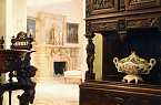 Интерьер загородной резиденции с коллекцией антикварной мебели и искусства - фото 50 из 235